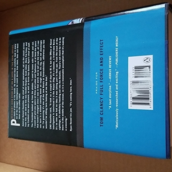 Tom Clancy Commander In Chief Hardcover Book - Picture 2 of 8